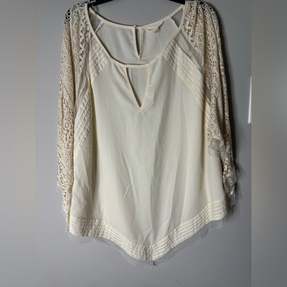 white print-blocked scarf top